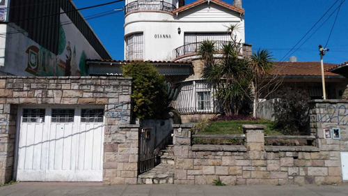 Merlo - Venta - Casa 5 Ambientes