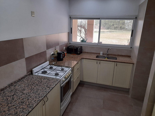 Casa En Barrio Privado Chacras De Uribelarrea
