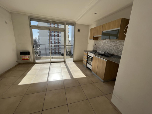 Departamento 2 Ambientes Moderno En Alquiler Con Balcon - Wilde