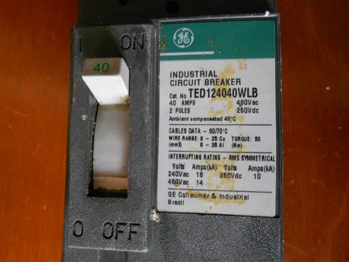 Disyuntor Breaker De 40 Amp. Ge. (Usado)