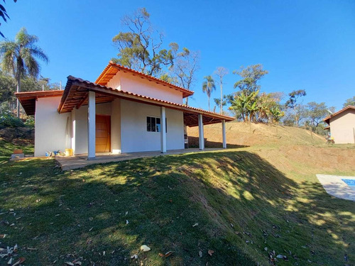 Imagem 4 de 14 de 1.000 M², Casa Em Construção, Com 02 Dormitórios E Piscina !