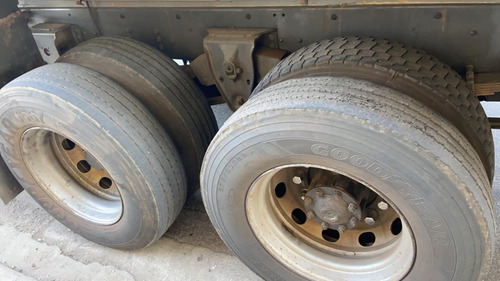 Imagem 7 de 15 de Iveco Tector 2010
