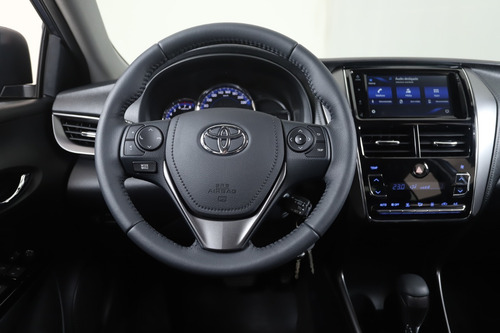 Imagen 12 de 15 de Toyota Yaris 4p Xls Pack Cvt