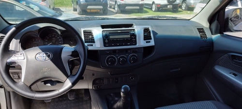 Imagen 6 de 9 de Toyota Hilux 2012 3.0 Cd Sr I 171cv 4x2