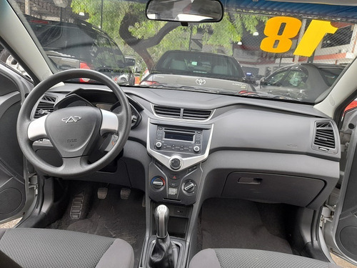 Imagem 12 de 12 de Chery / Celer Hatch Act 1.5 16v 2018 Prata