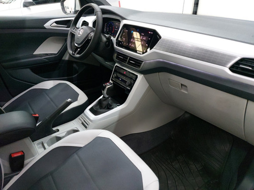 Imagen 19 de 25 de Volkswagen T-cross Highline At 200tsi