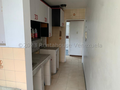 Apartamento Ubicado En Distrito Metropolitano, Municipio Baruta, Urbanización La Bonita