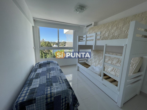 Imagen 24 de 25 de Frente Al Mar, 3 Dormitorios, 2 Baños, En Venta , Punta Del Este