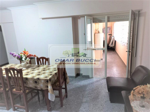 Departamento Muy Acogedor De Dos Ambientes Amplios, En Inmejorable Ubicacion, En La Ciudad De Necochea