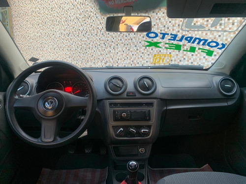 Imagem 11 de 15 de Vw Voyage 1.0 2013 Flex 5p
