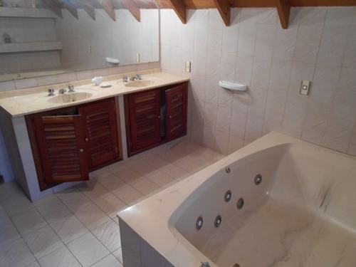 Imagen 7 de 14 de Casa De 4 Dormitorios En Zona Norte Oportunidad
