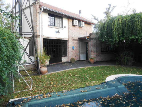 Imagen 1 de 14 de Chalet En Venta En Haras Miryam