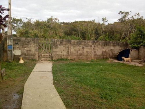 Imagem 10 de 11 de Casa No Balneário Gaivota, Em Itanhaém, Com 02 Dormitórios; 01 Wc; 01 Cozinha; 01 Sala