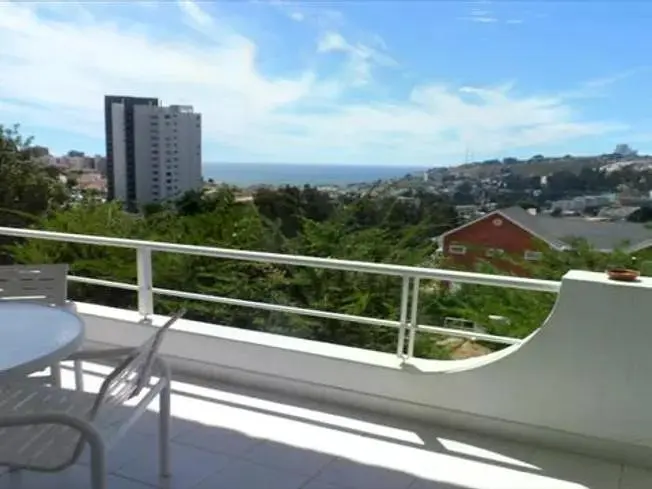 Imagen 4 de 25 de Gran Casa Reñaca / Marsilia