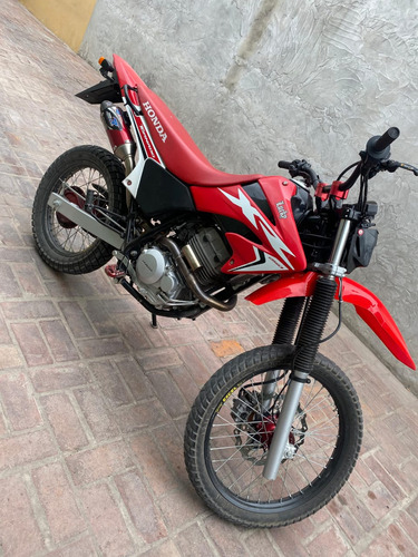 Honda Tornado 2022 Titular 8500km Cubiertas Nuevas