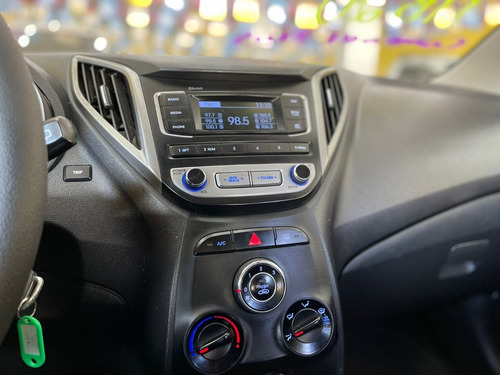 Imagem 9 de 11 de Hyundai Hb20 2018 1.6 Comfort Plus Flex 5p