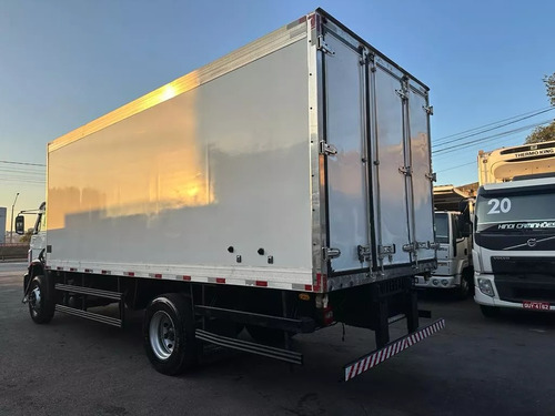 Vende-se Um Baú Frigorífico Refrigerado 13/13