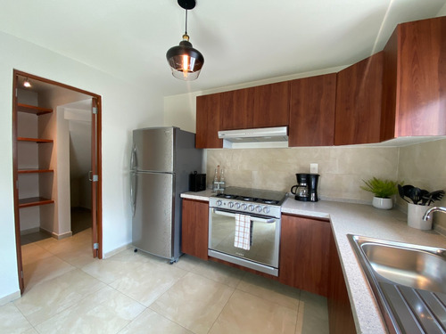 Casa Residencial En Tecamac Ojo De Agua, 3 Recamaras, Alberca Y Parque En Zona De Amenidades, Pequeño Cluster