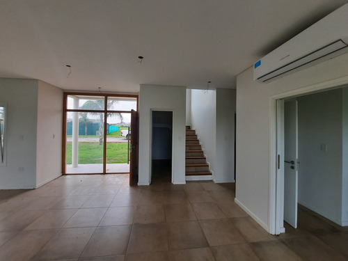 Imagen 9 de 30 de Casa En Venta La Plata A Estrenar