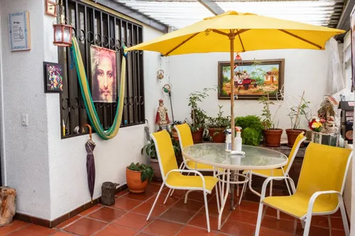 Casa En Venta En La Alborada. Cod V1030086