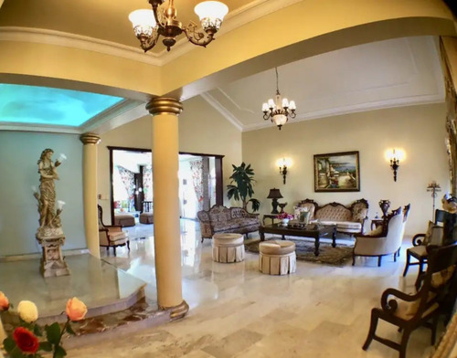 Imagen 2 de 20 de Espectacular Casa En Cuesta Hermosa Lll De Arroyo Hondo Que Cuenta Con Grandes Espacios,picina .estudio, Family Room, ,2 Cocina, 2 Area De Comedor , Sala ,estar 5 Habitaciones Cada Una Con Su Baño , T