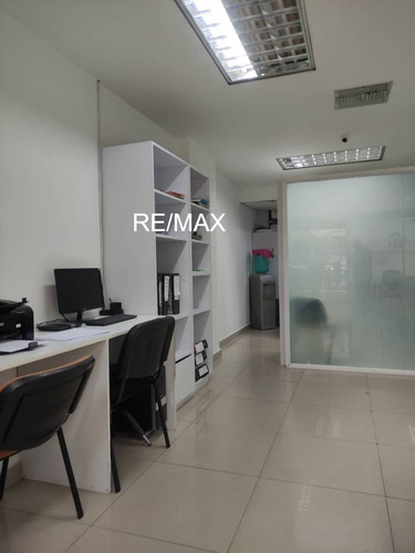 Vendo Comodo Local Comercial En El Centro Comercial Oasis Center. Guatire