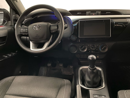 Imagen 8 de 15 de Toyota Hilux 2.4 Dc 4x2 Tdi Sr 2017