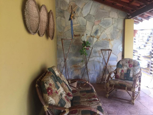 Linda Chácara A Venda Em Quadra/sp - Local Tranquilo - 600