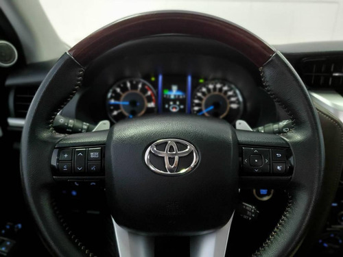 Toyota Hilux Sw4 2.8 Srx 4x4 7 Lugares