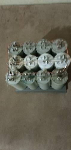 Imagem 1 de 4 de Banco De Capacinto Pra Sistema Solar