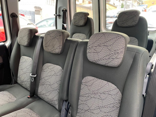 Imagem 11 de 14 de Fiat Doblo 1.8 Essence Flex 2019 - 7 Lugares