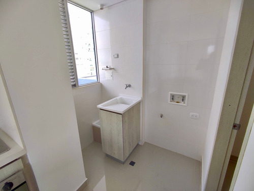 Imagen 13 de 29 de Venta De Apartamento En Manga.