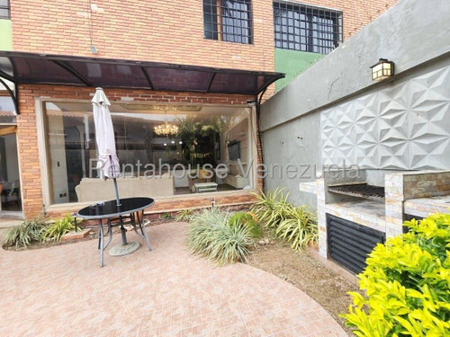 Daniela Linarez Vende Casas Exclusiva En Extraordinaria Zona Al Este De Barquisimeto Posee 4 Niveles En Impecables Condiciones Con Todas Las Comodidades Que Buscas, Visitala!