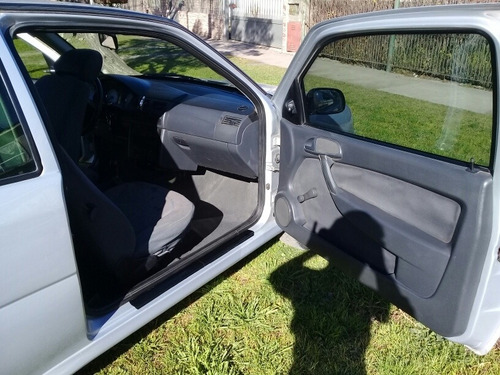 Imagen 8 de 11 de Volkswagen Gol 1.6 I Power 601 3 P 2006