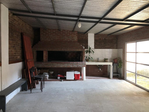 Imagen 2 de 11 de Casa Venta Isidro Casanova