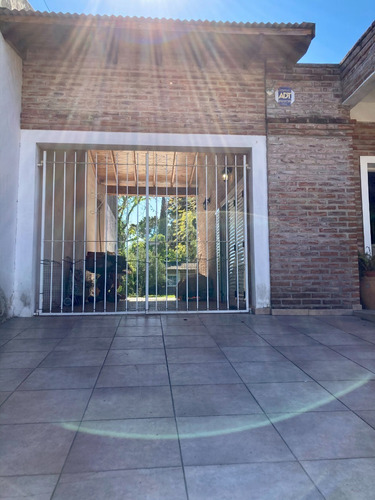 Imagen 3 de 30 de Juncal 1255, Adrogué - Casa America Con Gran Lote