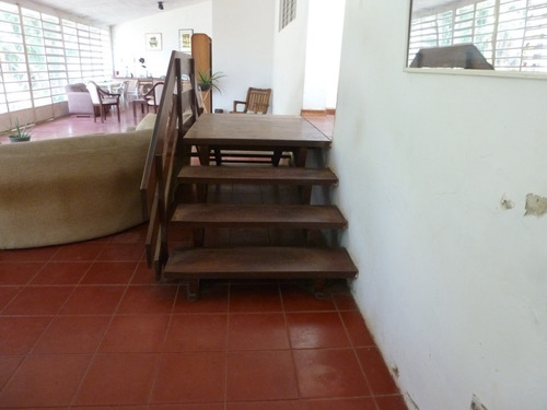 Imagen 14 de 28 de Los Palos Grandes, Casa Grande Esperando Para Adaptarse A Su Gusto, Calle Tranquila, Cerca De Todo Y Lejos De Todo Ruido.