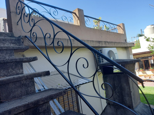 Casa 4 Ambientes, Con Jardín, Parrilla, Terraza Y Espacio De Usos Múltiples, En Villa Ballester.