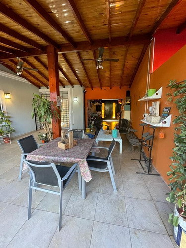 Imagen 15 de 19 de Venta Chalet 5 Amb/ Ituzaingo Norte