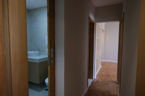 Alugo Apt Reformado Na Rua Ator Paulo Gustavo, 2 Quartos