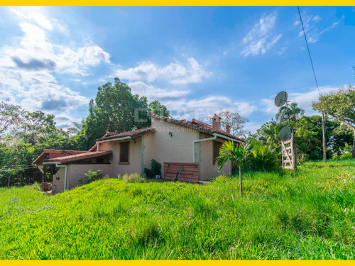 Hermosa Y Completa Propiedad En Venta -zona De Las Cruces
