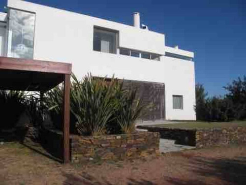 Casa En Alquiler En Punta Piedras