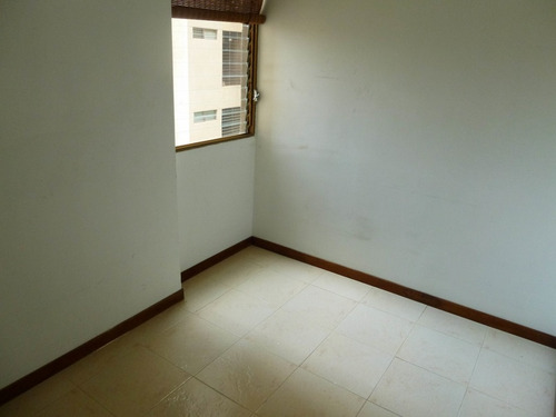 Imagen 13 de 28 de Excelente Apartamento Con Vista Panorámica, Muy Cómodo Y Amplio. 22-24299 Mrw