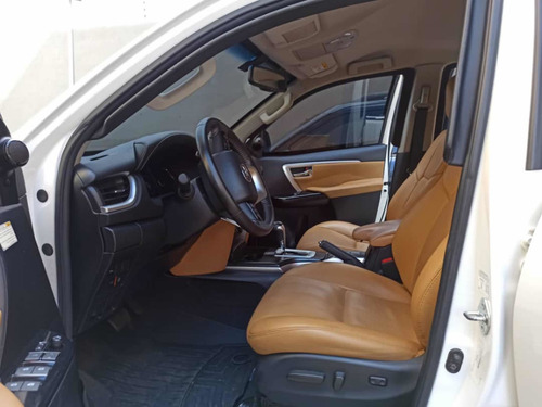 Imagen 5 de 8 de Toyota Fortuner Dubai
