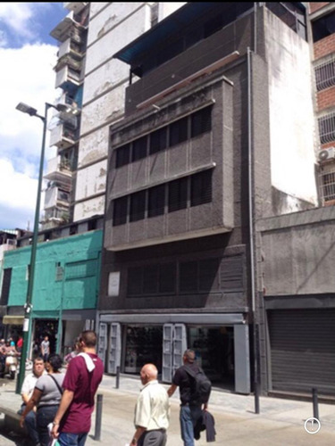 Jcm - Edificio En Venta En El Centro De Caracas, Cerca De La Plaza Bolívar. Uso Comercial / Oficinas. Ideal Para Tiendas Por Departamento