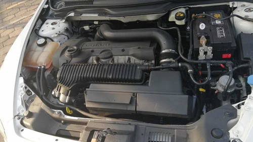 Volvo C30 2.5 Kinetic L5 Turbo Geartronic At 2011