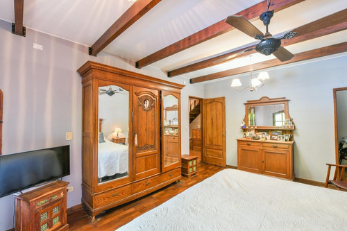Casa De 4 Dormitorios En Venta - Reciclada - Alberdi