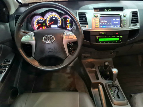 Imagem 9 de 15 de Toyota Hilux 2.7 Srv 4x4 Automatico Flex