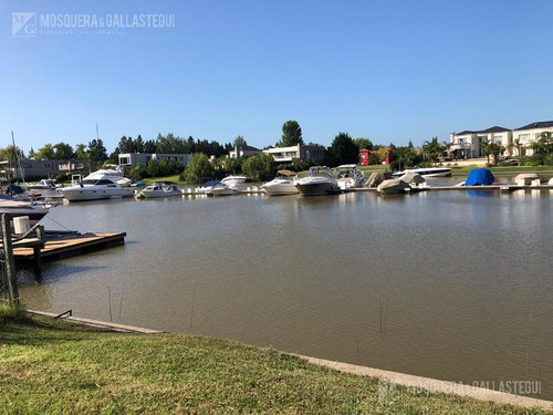 Lote En Venta En Barrio Cerrado San Isidro Labrador.