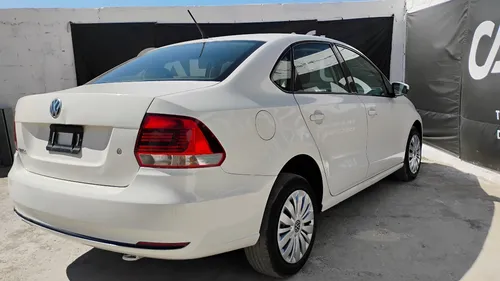Volkswagen Vento 1.6 Starline At